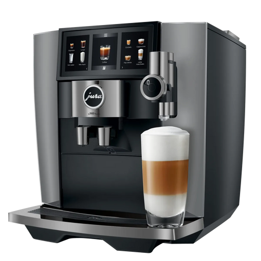 jura j10 diamond onyx ea schuin vooraanzicht met latte macchiato