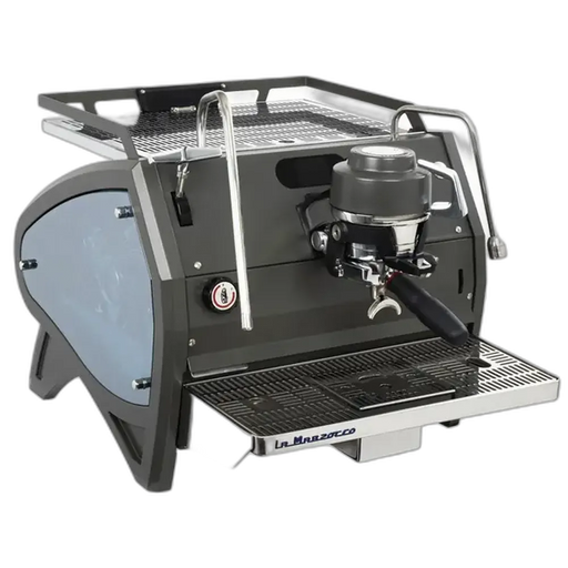La Marzocco Strada I X (EP-ABR) espressomachine met zwarte behuizing en geïntegreerde precisieweegschalen