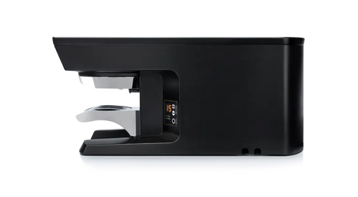 PuqPress M2 automatische koffiestamper in zwart met digitale display en zilveren tamperhouder