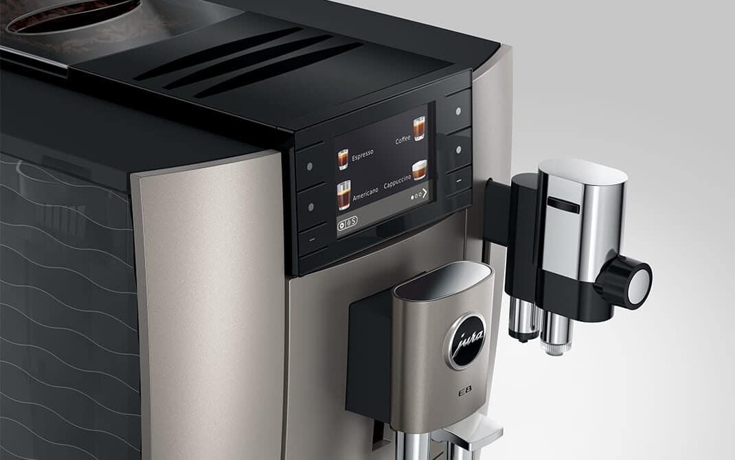 Designdetail van de JURA E8 Midnight Silver met kleurendisplay