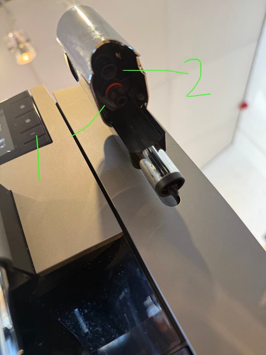JURA W8 stoomtuitje en luchtinlaatventiel terugdraaien in de machine