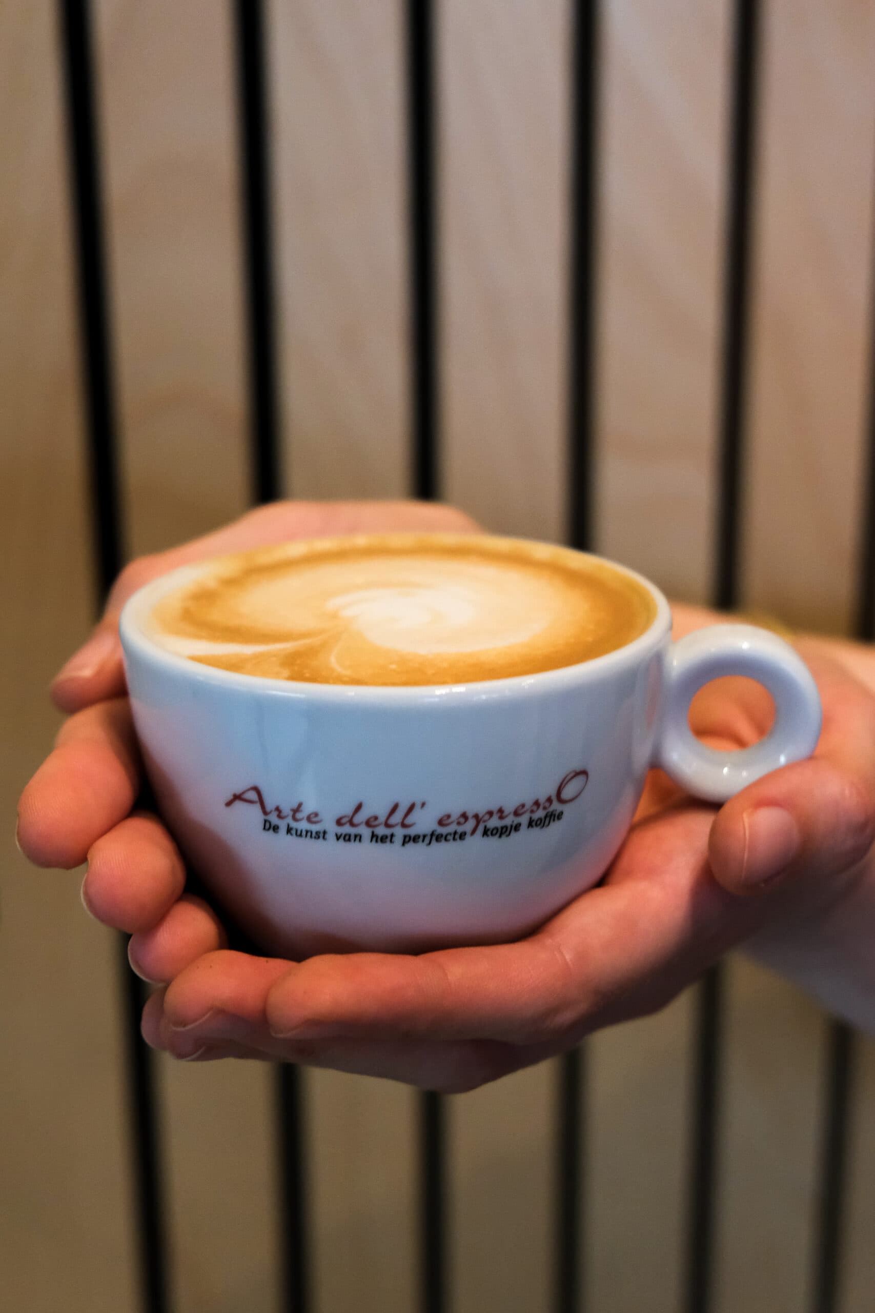 Monteur van Arte dell' espressO aan het werk