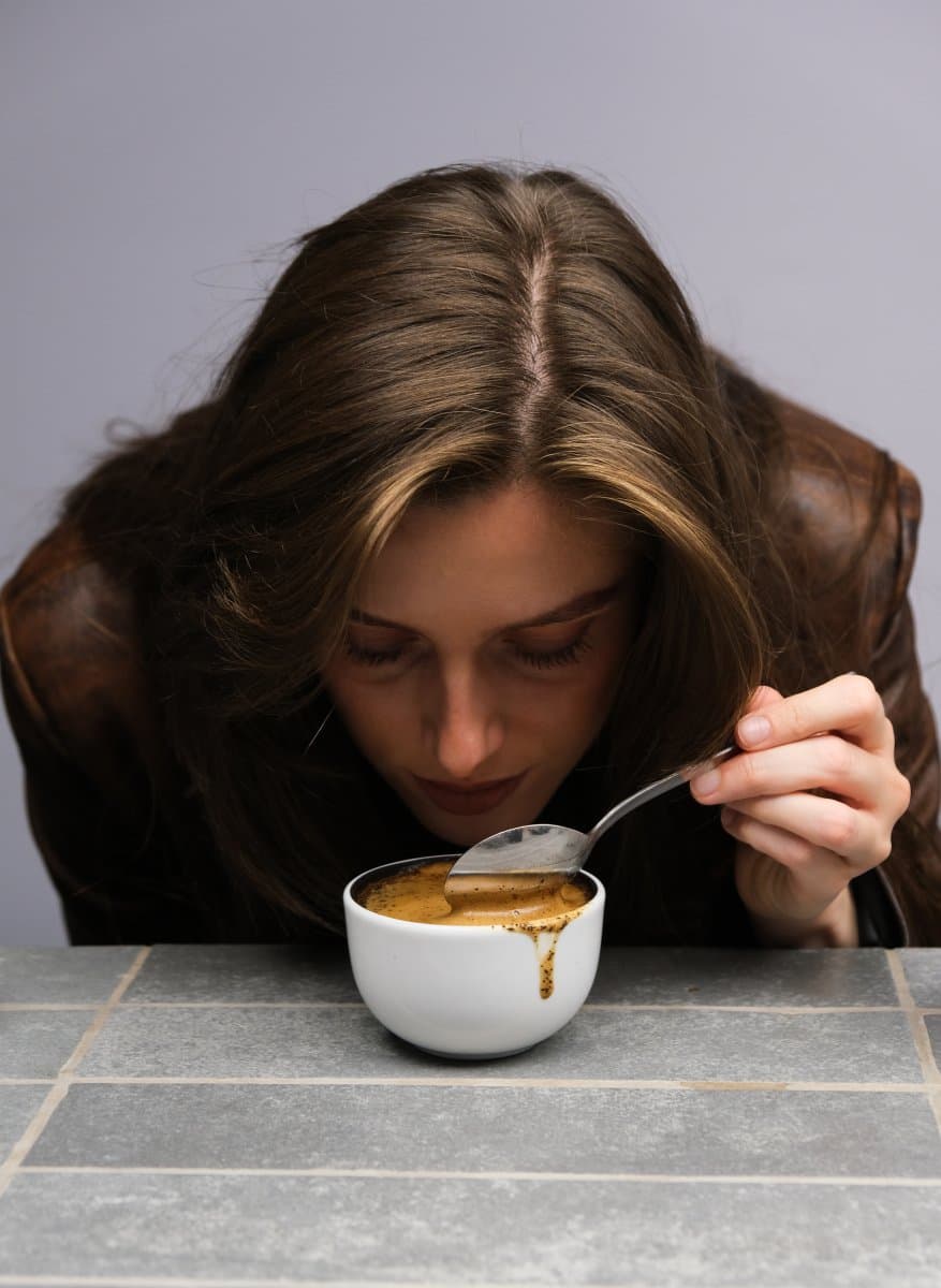 Koffie proeven met een cupping-lepel