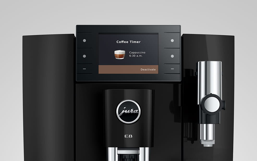 JURA E8 Piano Black volautomaat voor thuis, vooraanzicht met kleurenscherm — productkenmerk 5