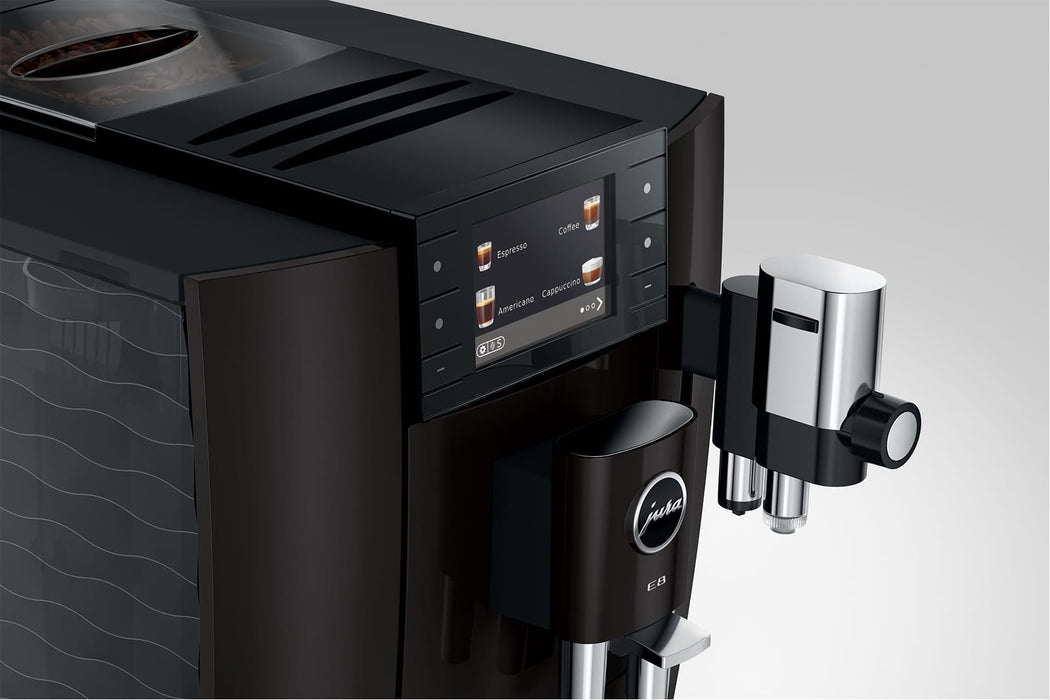 JURA E8 Piano Black volautomaat voor thuis, vooraanzicht met kleurenscherm — fabrikantbeeld 15