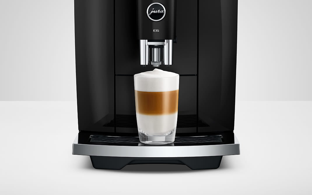 JURA E6 Piano Black espressomachine voor thuis, vooraanzicht — productkenmerk 12