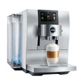 JURA Z10 Aluminium White (EA) espressomachine vooraanzicht met latte macchiato Arte dell' espressO 7610917153480