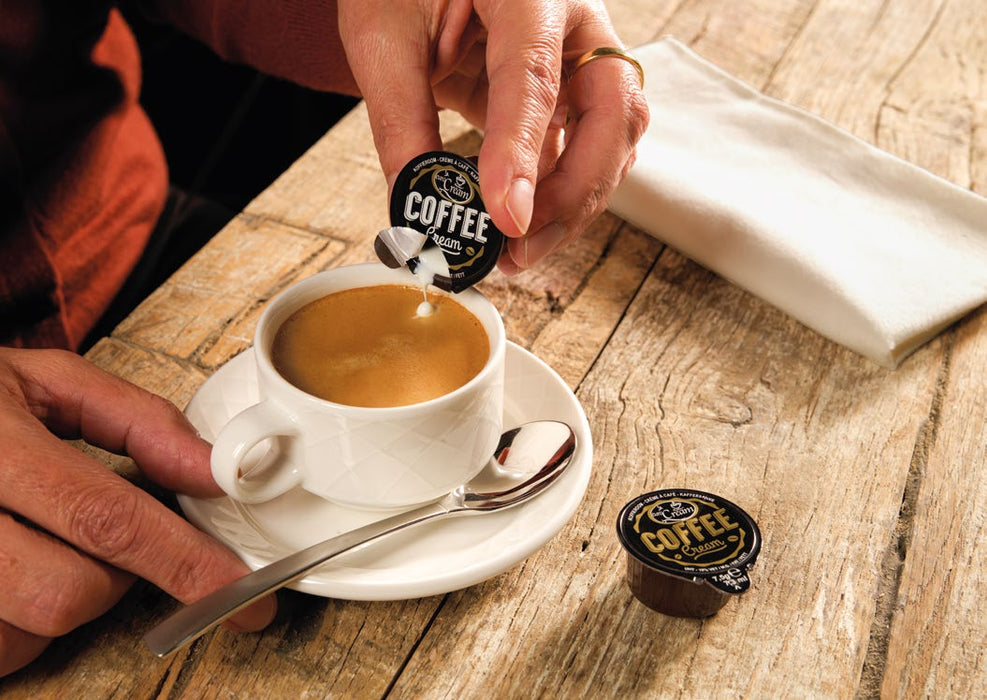Doos Euro Cream koffiemelkcups met 240 stuks van 7,5 gram — fabrikantbeeld