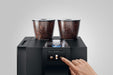 JURA GIGA X8 Aluminium professionele koffiemachine, vooraanzicht — fabrikantbeeld 9