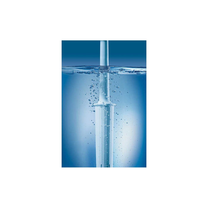 JURA CLARIS Blue GIGA verlengstuk 70252 onderwater in blauw water met bubbles | Arte dell' espressO