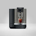 JURA X10c Dark Inox koffiemachine met glazen Cold Brew koffie eronder